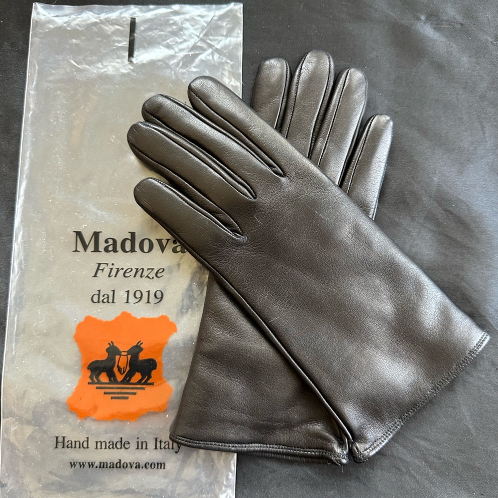 Elegant Black Italian Leather Madova Gloves
